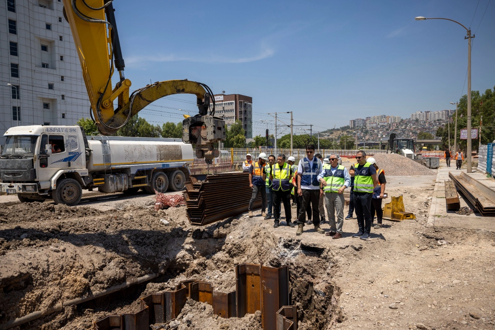 İzmir’in kronik çilesi tarihe gömülüyor! 3 milyar liralık alt yapı dönüşümü