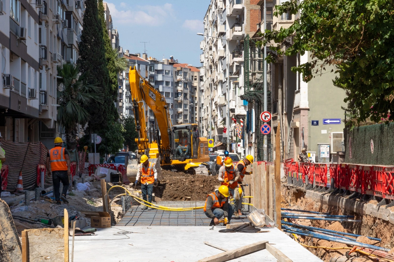 İzmir’in kronik çilesi tarihe gömülüyor! 3 milyar liralık alt yapı dönüşümü