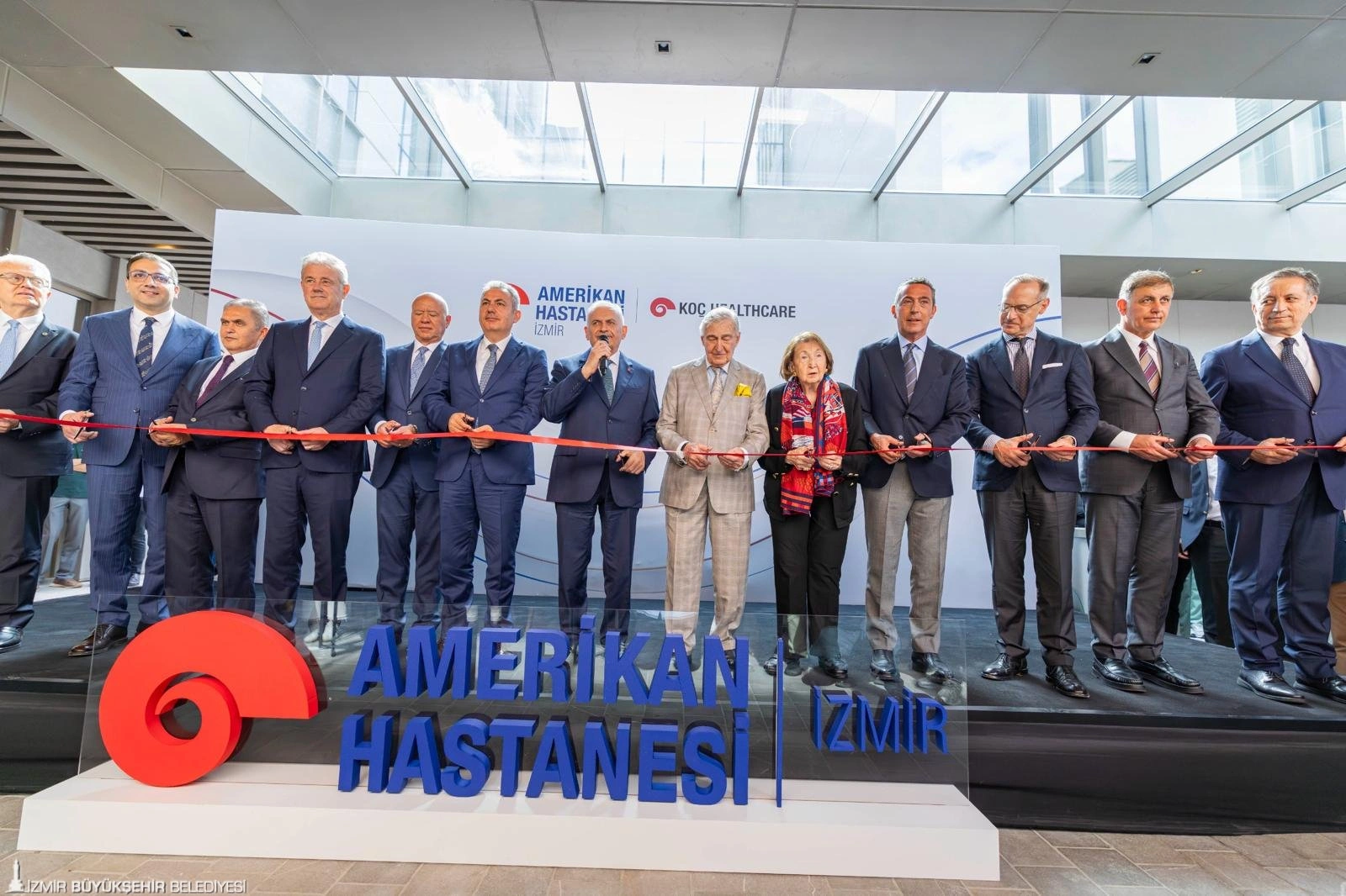 Koç Healthcare bünyesinde Balçova'da kurulan 192 yatak kapasiteli İzmir Amerikan