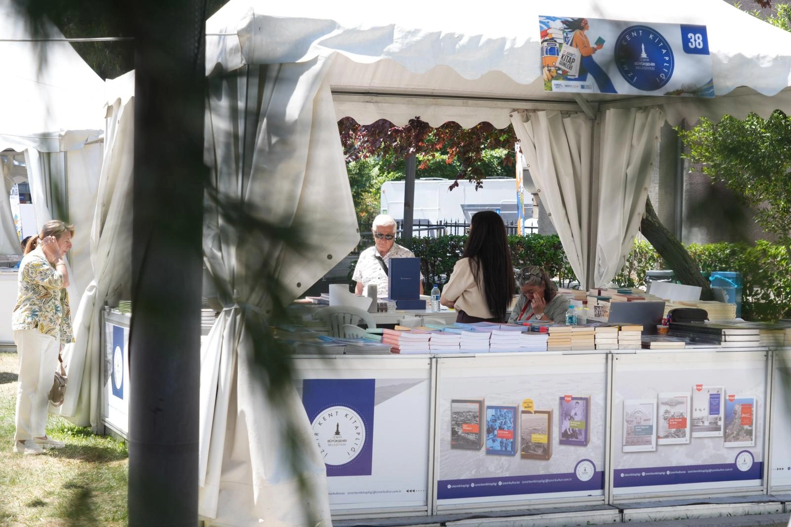 İzmir Kent Kitaplığı, 10. Kadıköy Kitap Günleri’nde yer alarak İzmir’in