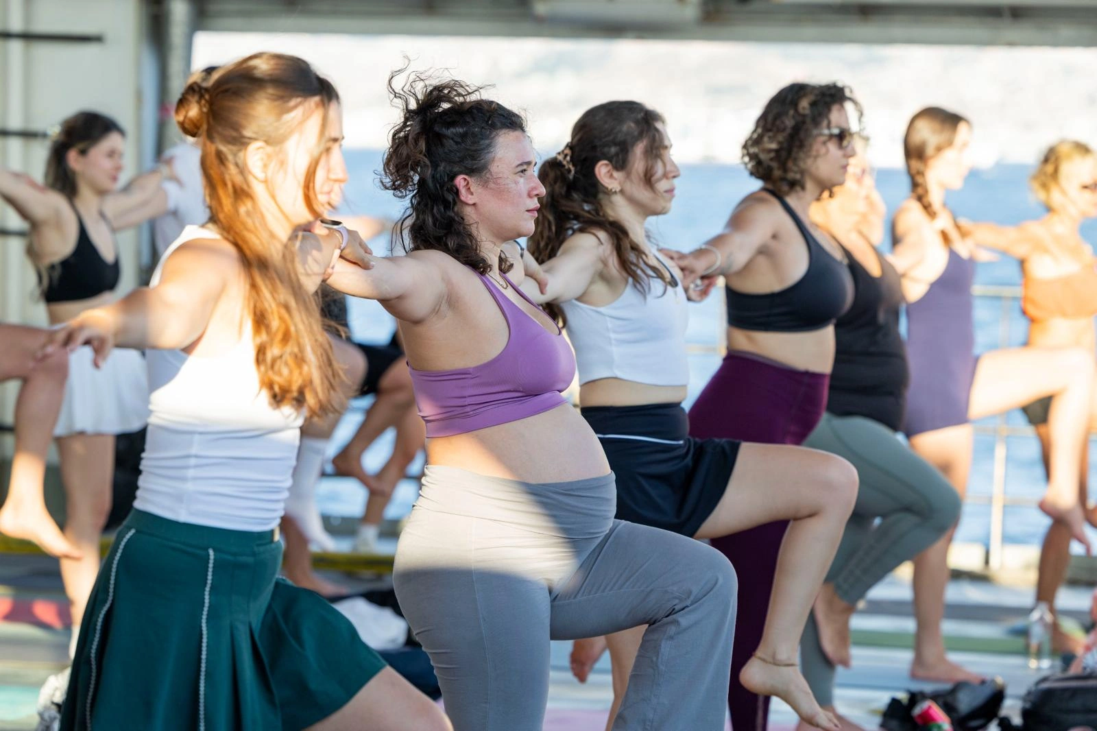 Körfez’in mavisinde 400 kişilik yoga buluşması