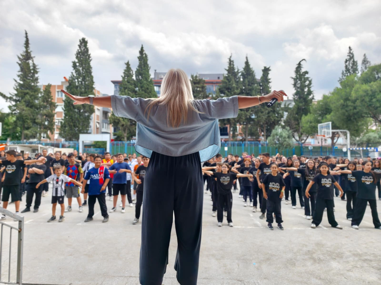 İzmir’de çocuklar için yeni dönem: "Hareket Et, Eğlen, Güçlen" seferberliği başladı!