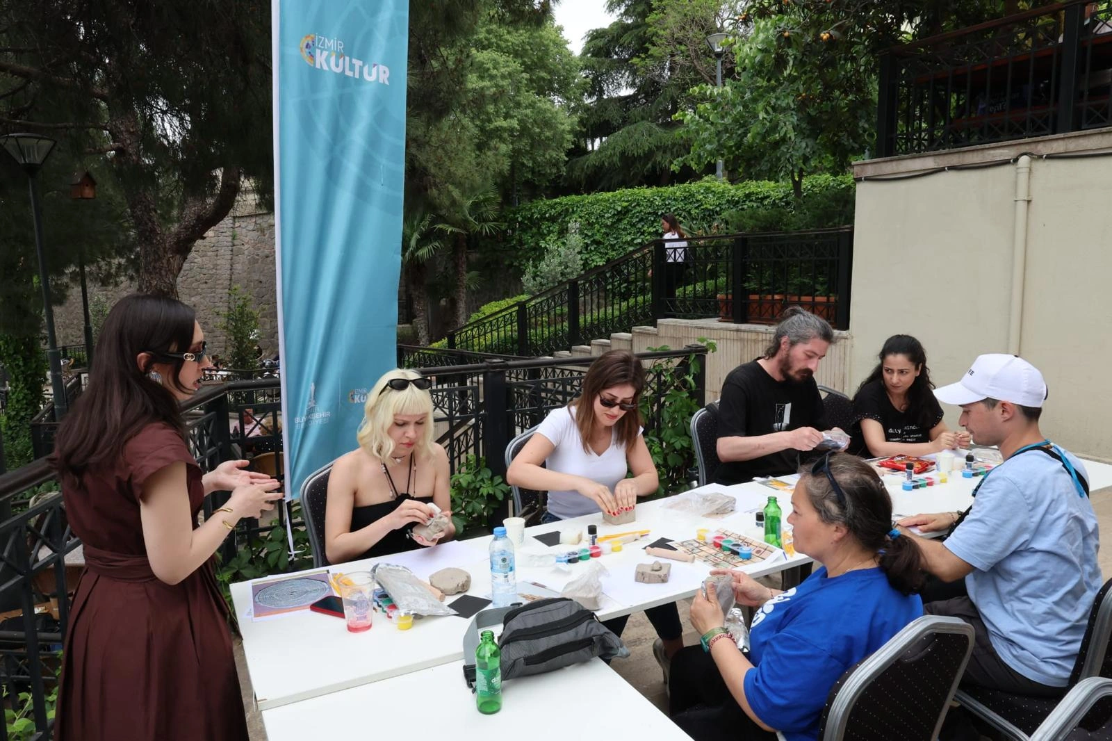 İzmir Şato’da "gizli" tarih buluşması! Sokaklarda önünden geçtiğimiz o eserlerin sırrı ne?
