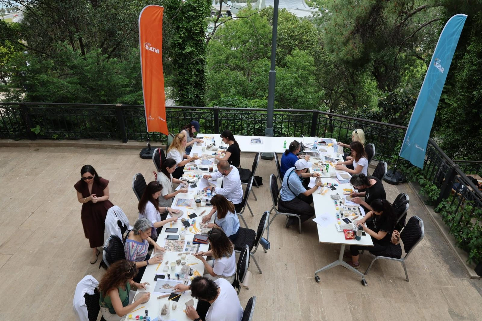 İzmir Şato’da "gizli" tarih buluşması! Sokaklarda önünden geçtiğimiz o eserlerin sırrı ne?
