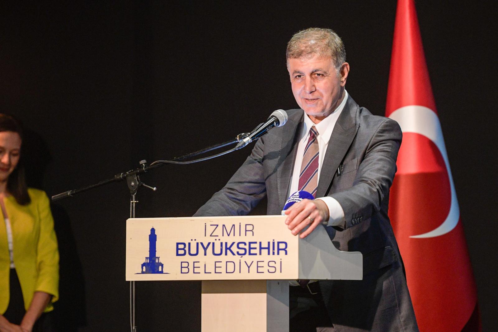 İzmir’in çocukları temiz enerji için çizdi: Başkan Tugay’dan genç sanatçılara bisiklet ödülü!