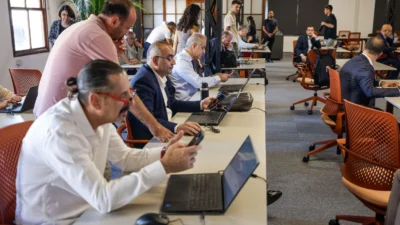 İzmir Büyükşehir Belediyesi iş yönetiminde yapay zeka dönemine geçiyor. Prompt