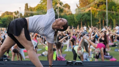 İzmir Büyükşehir Belediyesi’nin düzenlediği Yoga Festivali’nde heyecan tavan yaptı. Yüzlerce