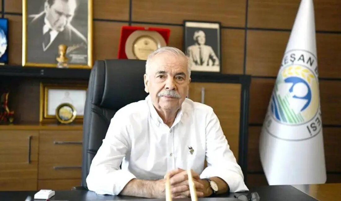 Ana muhalefet partisinde mahkeme kararıyla yaşanan yönetim değişikliğinin ardından istifa