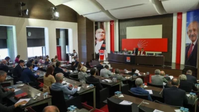 CHP’de 28 Parti Meclisi üyesinin istifasının ardından Berhan Şimşek ve