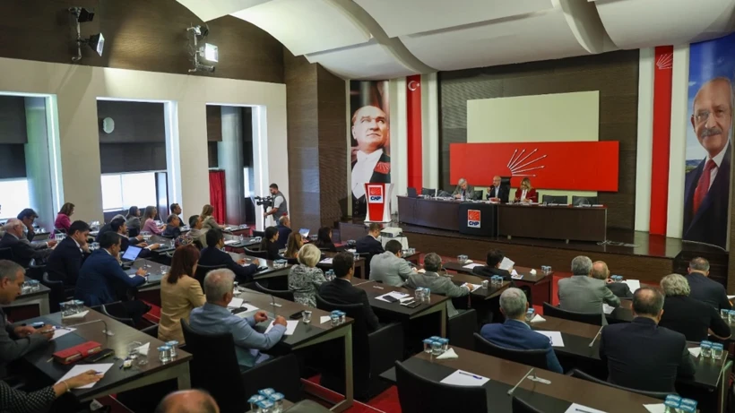 CHP’de 28 Parti Meclisi üyesinin istifasının ardından Berhan Şimşek ve