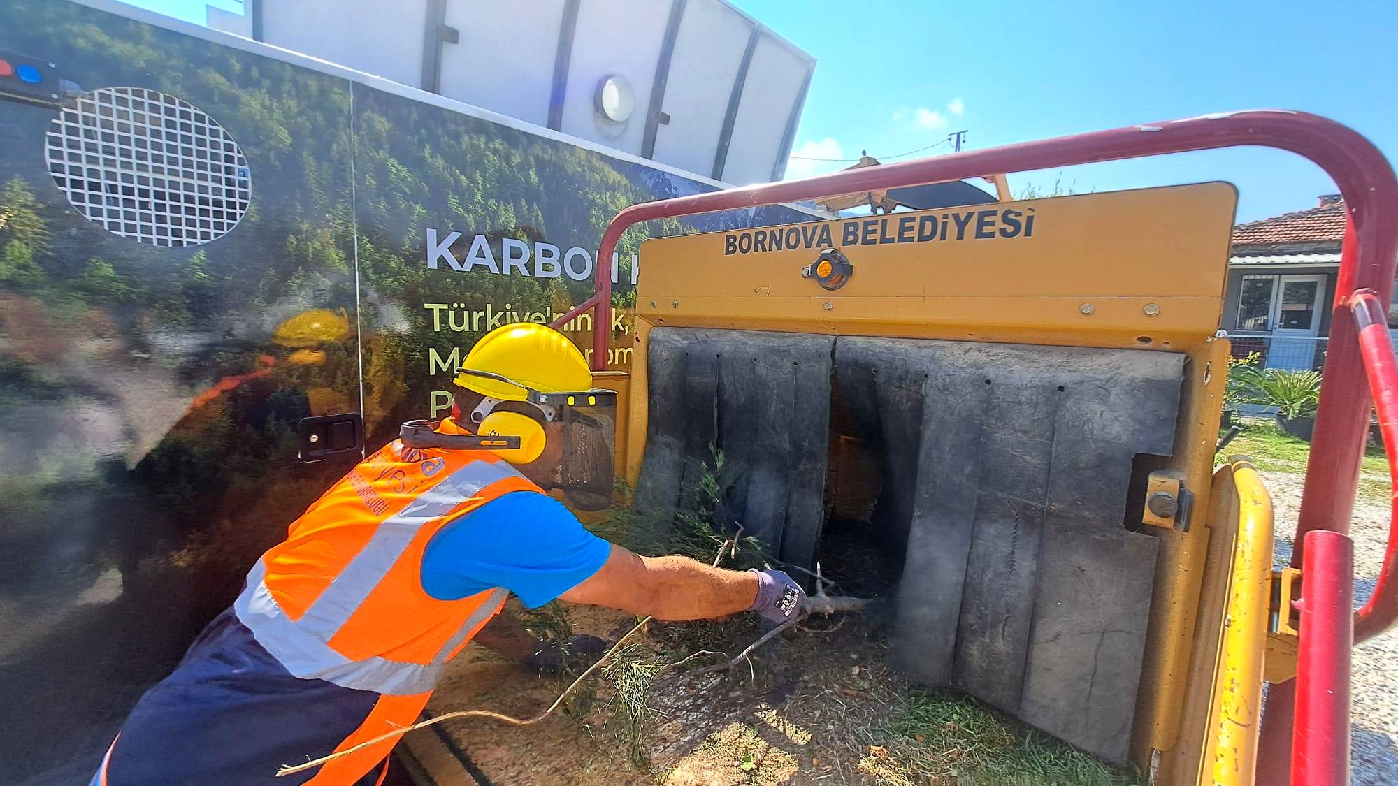 Bornova’da yaz öncesi kırmızı alarm: Ekipler yangın riskine karşı seferber oldu! 3 Bornova’da yaz öncesi kırmızı alarm: Ekipler yangın riskine karşı seferber oldu!
