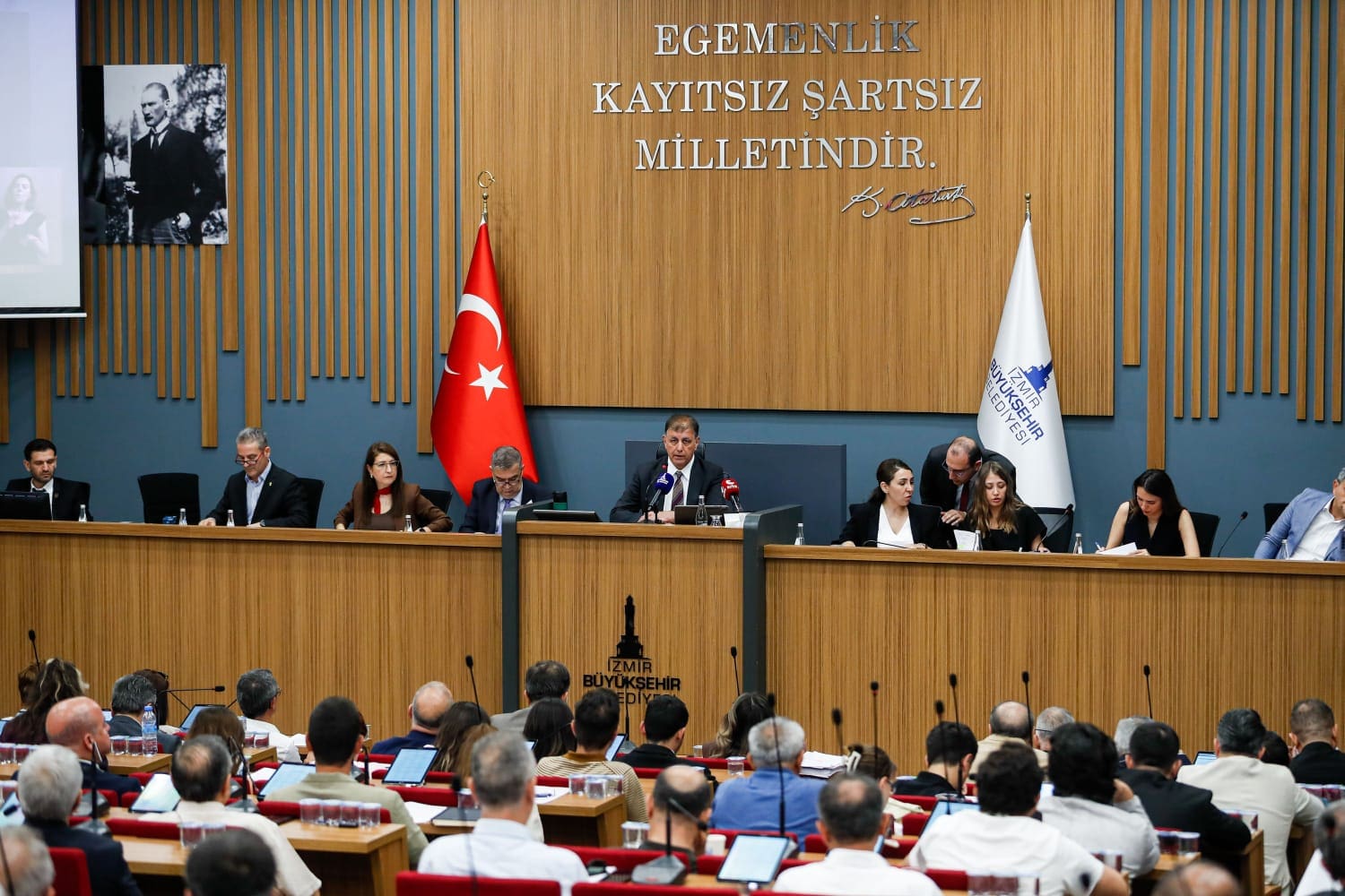 Başkan Tugay'dan Buca ve Güzelbahçe tepkisi