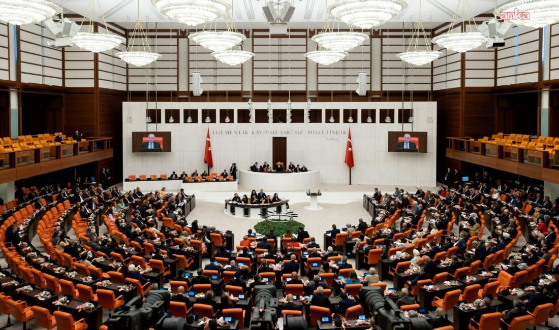 Özgür Özel’e ait üç ayrı dosyanın da bulunduğu 7 milletvekiline