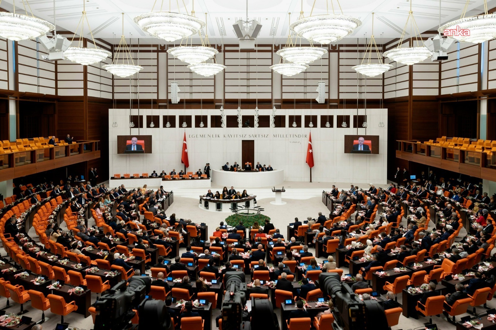 AYM'nin süresiz nafaka iptalini Anayasa Hukukçusu Prof. Şule Özsoy Boyunsuz Demokrat Gündem'e değerlendirdi
