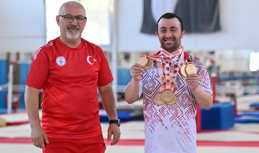 İzmir Büyükşehir Belediye Spor Kulübü’nün down sendromlu milli sporcusu Alper