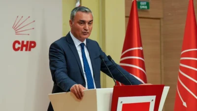 CHP’de "mutlak butlan" kararıyla başlayan liderlik krizi, muhalif delegelerin partiyi