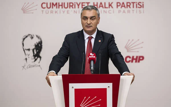Cumhuriyet Halk Partisi içinde derinleşen yönetim krizinin gölgesinde, Ankara kulislerini
