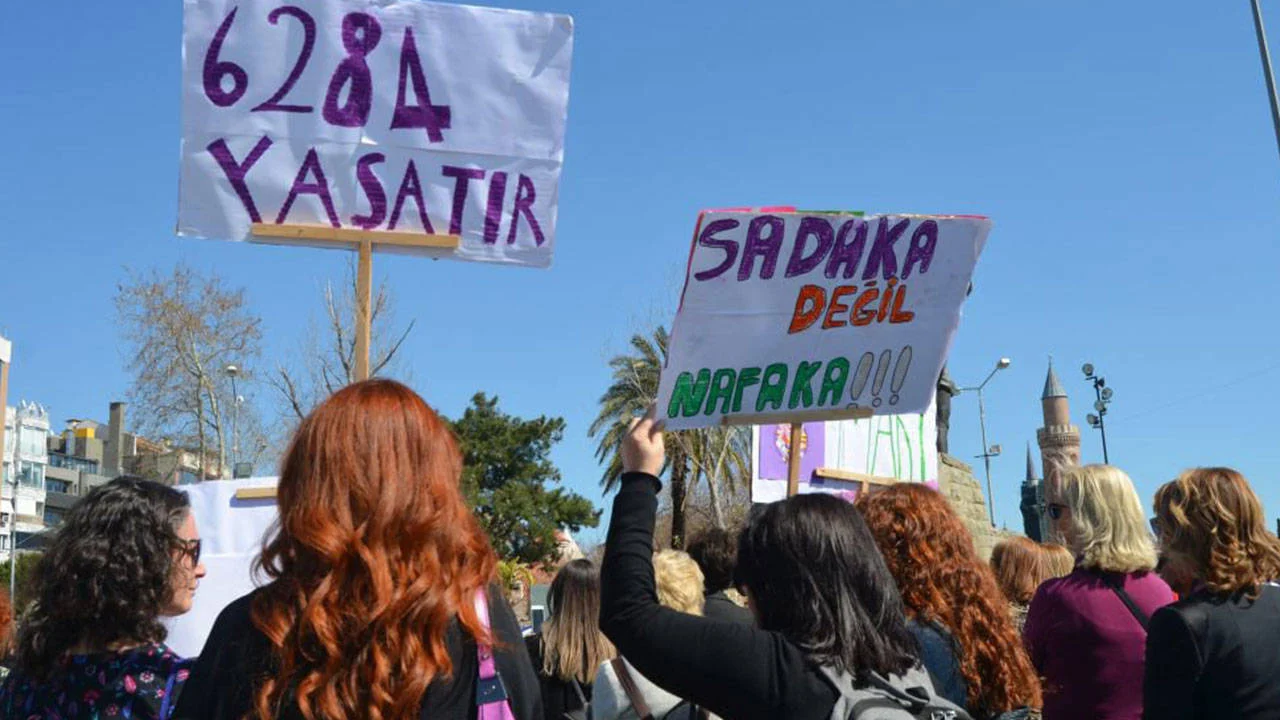 Sosyolog Zeliha Bürtek 'süresiz nafaka iptali' hakkında yazdı