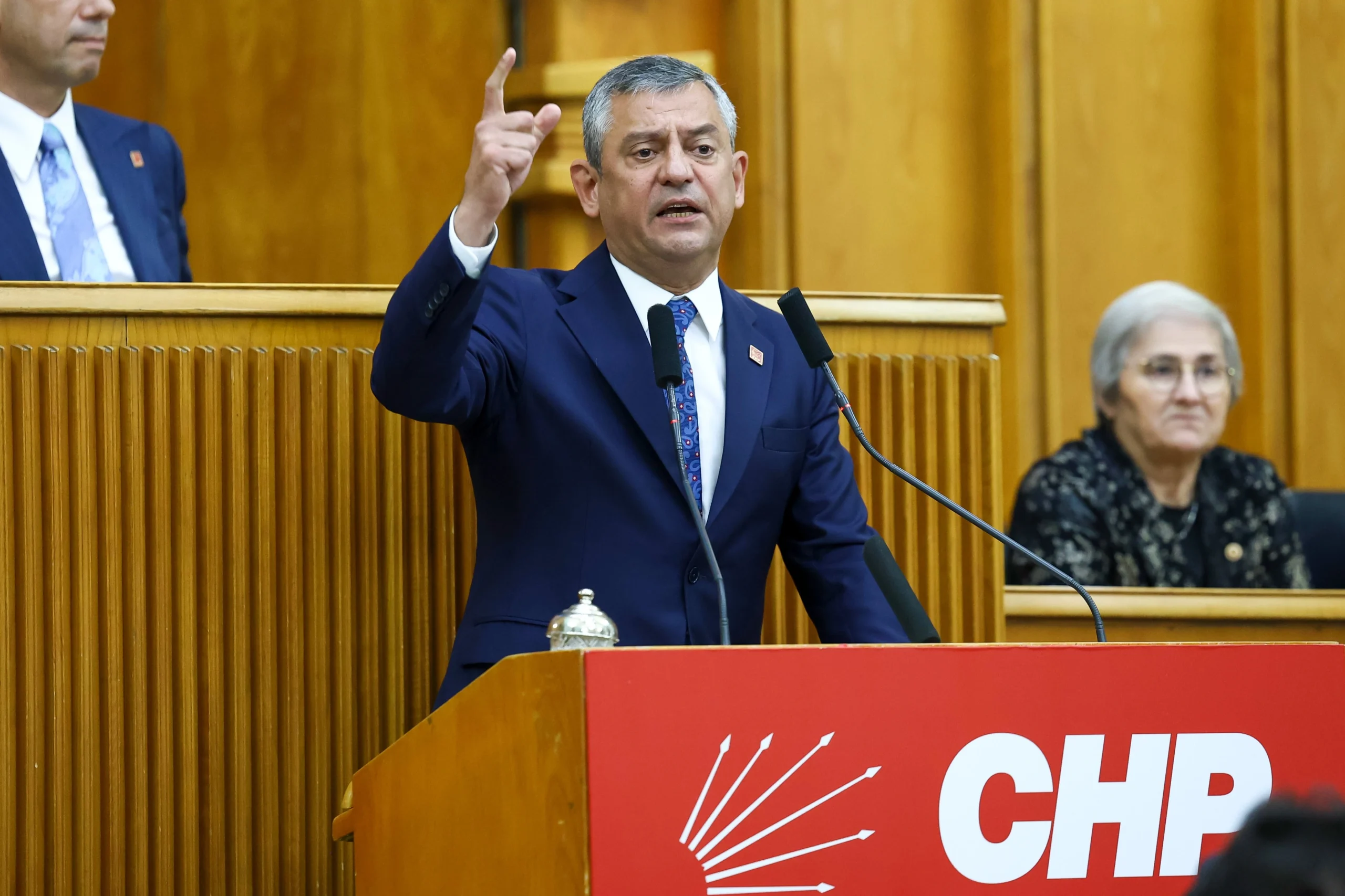 Özgür Özel Grup Toplantısında konuştu: "Mesele CHP meselesi değil; Erdoğan'ı rakipsizleştirme meselesi"