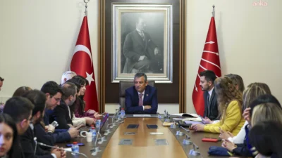 Özgür Özel, partisindeki yönetim krizine ve kurultay tartışmalarına ilişkin çarpıcı