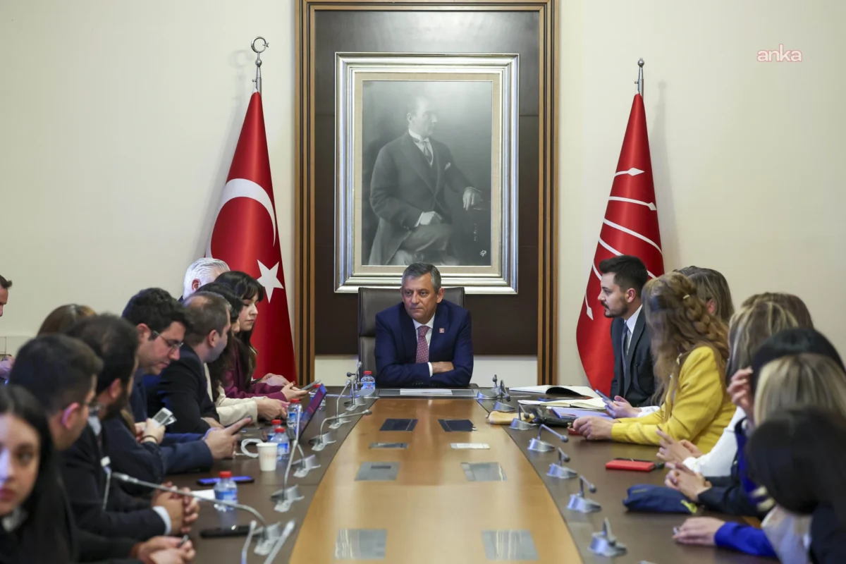 Özgür Özel’den çarpıcı cezaevi iddiası: "Kılıçdaroğlu, İmamoğlu’na genel başkanlık teklif etti"