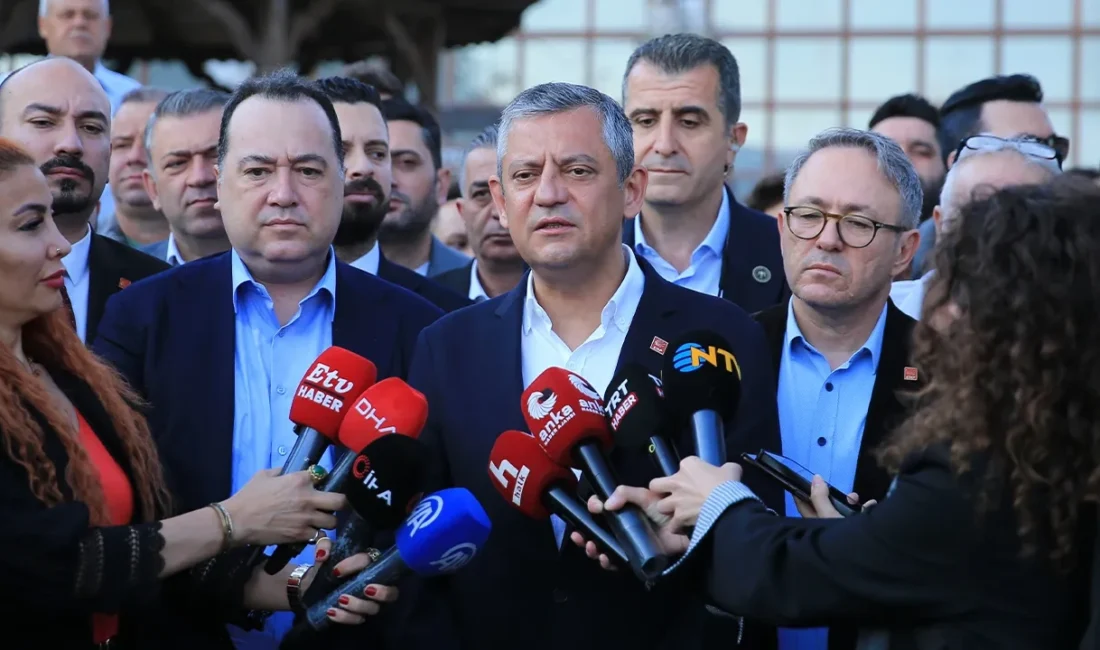 Özgür Özel, Olağanüstü Kurultay'ın toplanması için delegeler nezdinde resmi imza