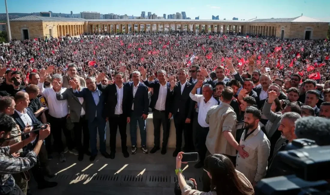 CHP’de kurultay krizinin ardından sular durulmuyor. Eski Genel Başkan Özgür