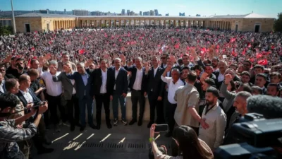 CHP’de kurultay krizinin ardından sular durulmuyor. Eski Genel Başkan Özgür