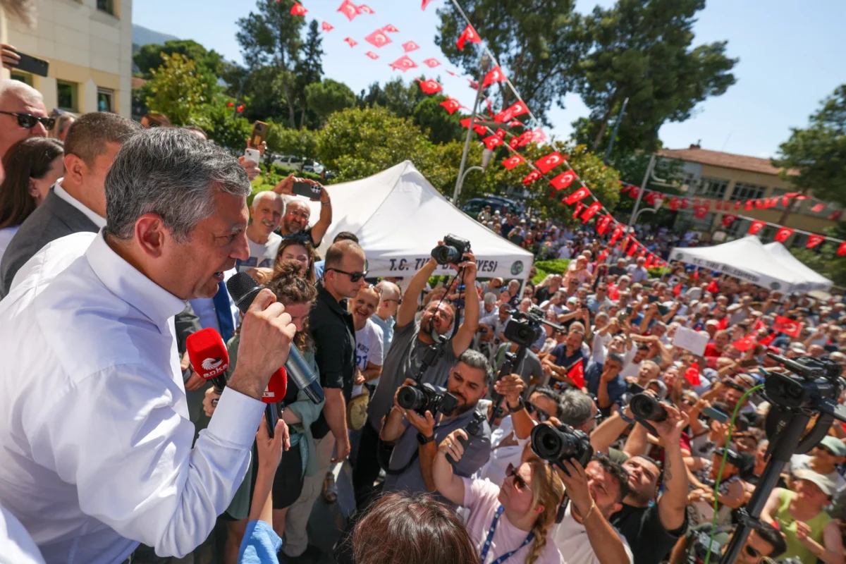 Özgür Özel Tire’de: "Butlancıdır ondan hayır gelmez"