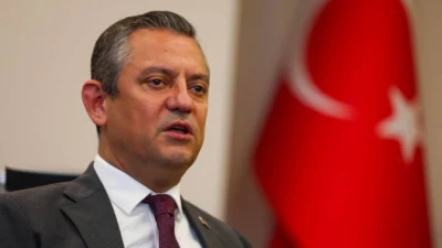CHP'de yaşanan idari ve hukuki krizin ardından İzmir'deki ilçe ve
