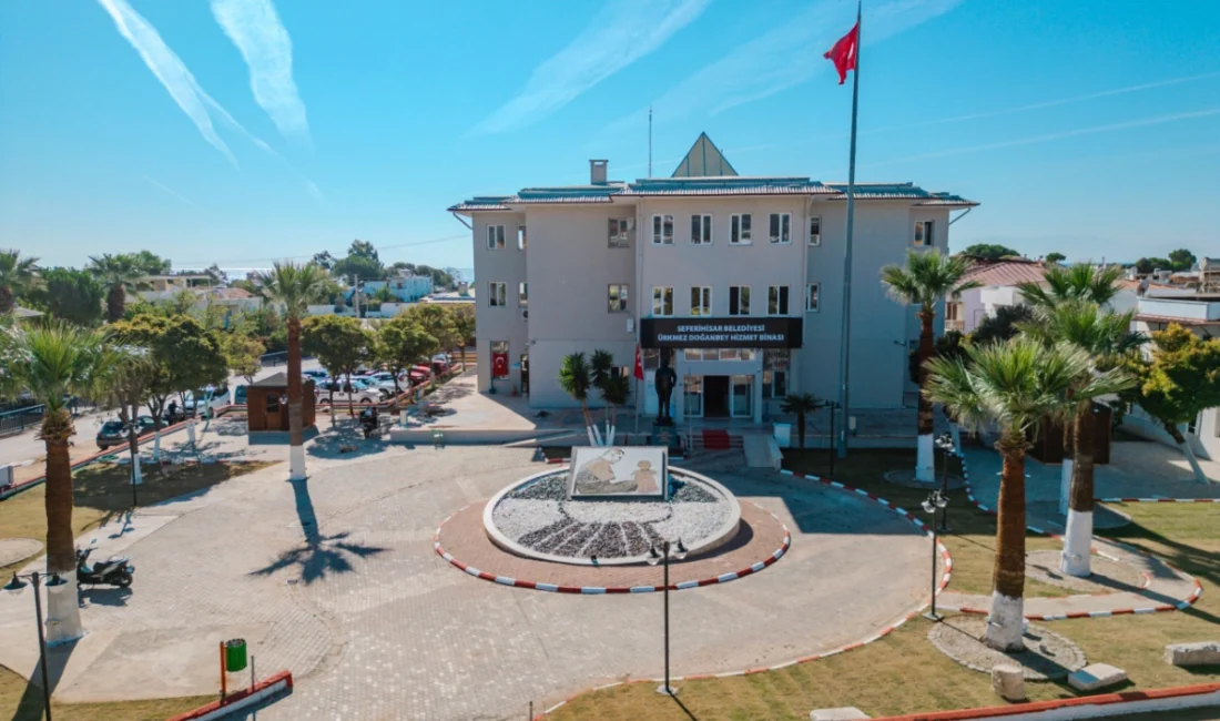 İzmir Cumhuriyet Başsavcılığı tarafından yürütülen rüşvet soruşturması kapsamında sabah saatlerinde