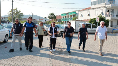 Foça Belediye Başkanı Saniye Bora Fıçı, kurmaylarıyla birlikte Gencelli ve