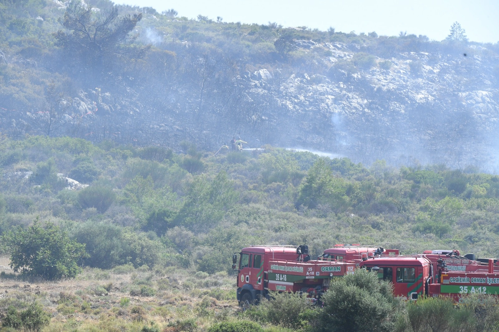 Urla Balıklova’da orman yangını alarmı