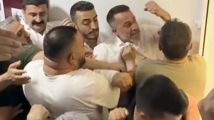 İzmir İl Başkanlığı'nda dün gece tam anlamıyla bir arbede yaşandı.
