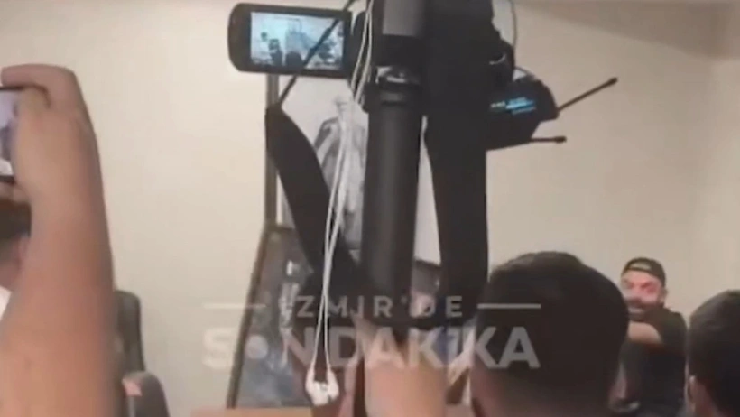 CHP İzmir'de şiddet kameralarda: İl Başkanvekili yumruklandı!