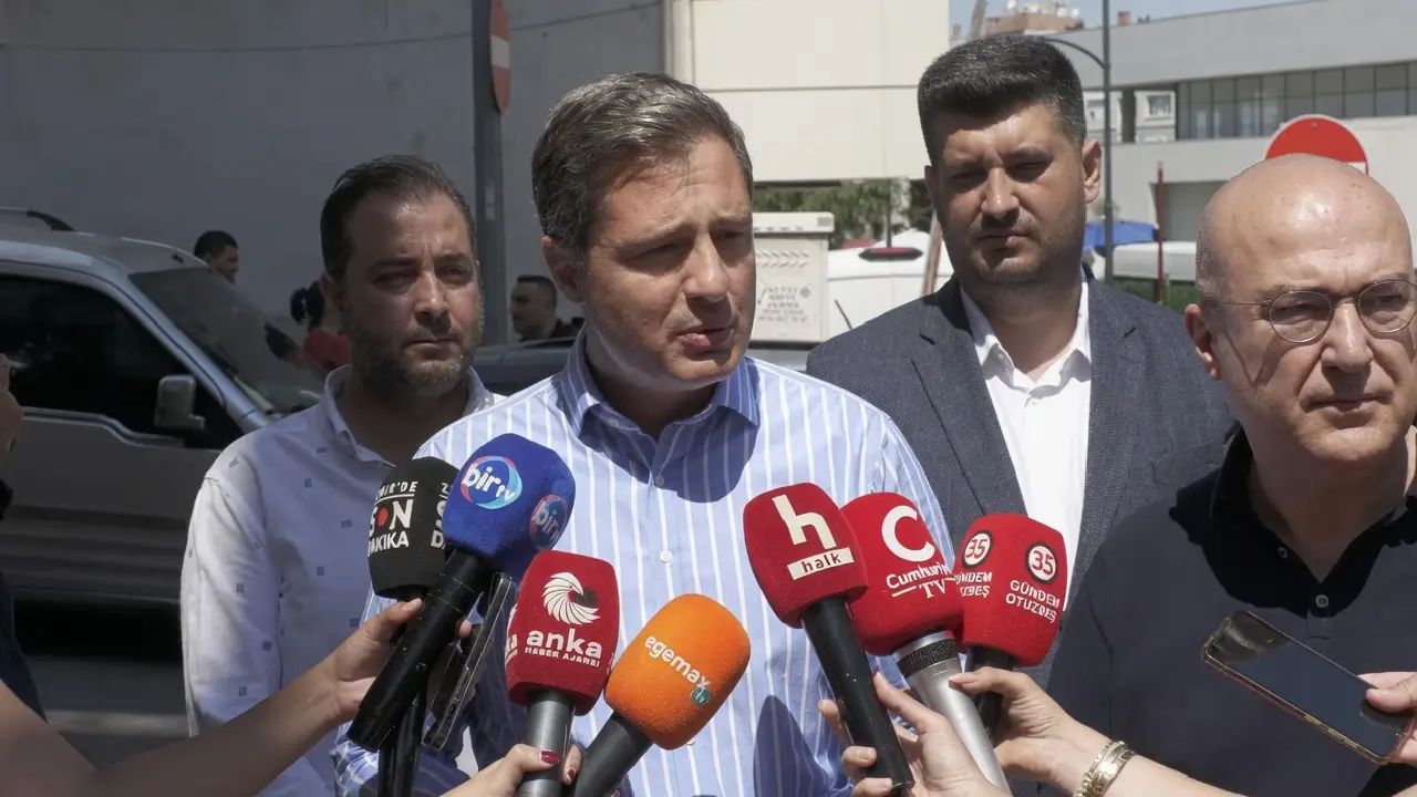 CHP milletvekilleri Yücel ve Bakan Emniyet önünde: 'Hukuksuzluk kurumsallaştı'