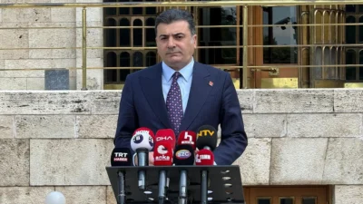 CHP'li Zeynel Emre, İzmir İl Başkanlığı’nda yaşanan çirkin görüntülere ve