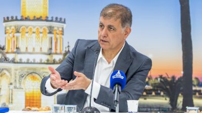 İzmir Büyükşehir Belediyesi’nin kurduğu Zeytin Konseyi ikinci kez toplandı. 

İzmir’in