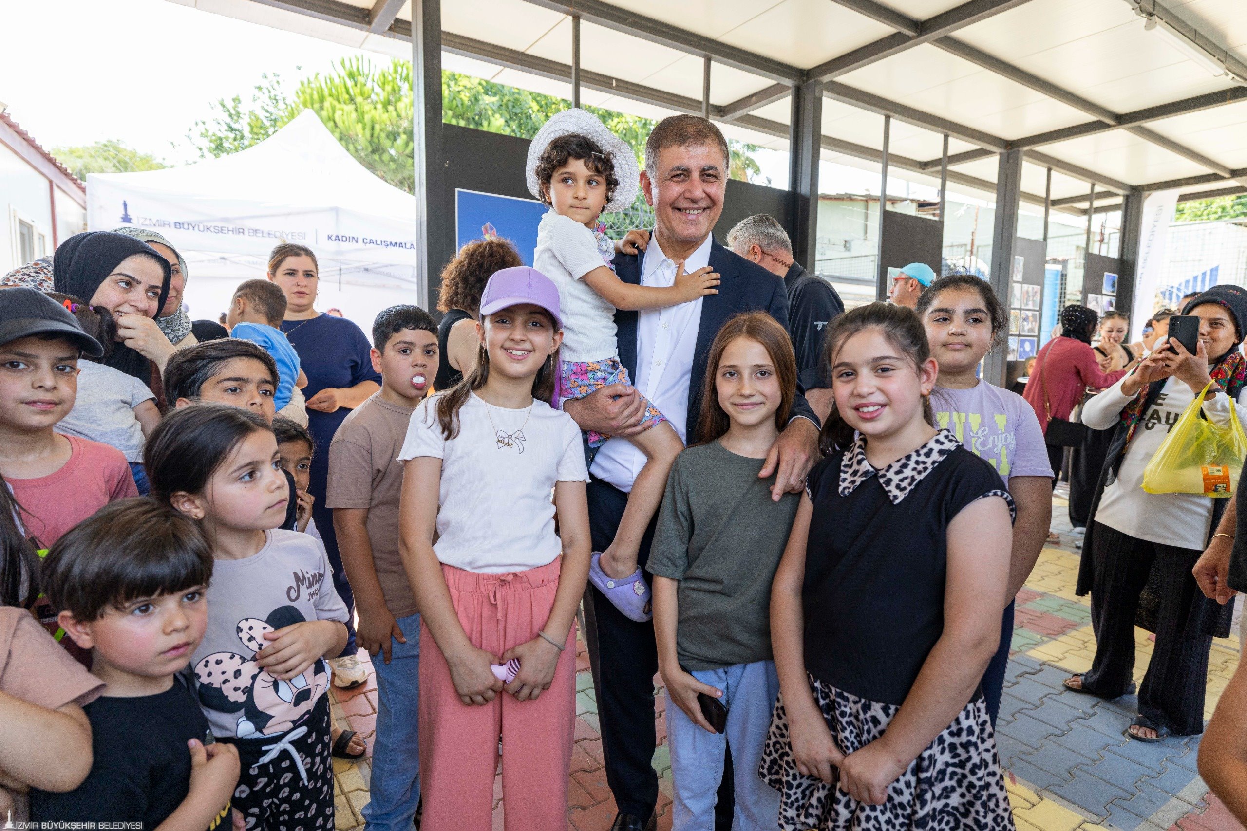 Kadifekalelilerden Başkan Tugay’a sevgi seli 6 Kadifekalelilerden Başkan Tugay’a sevgi seli
