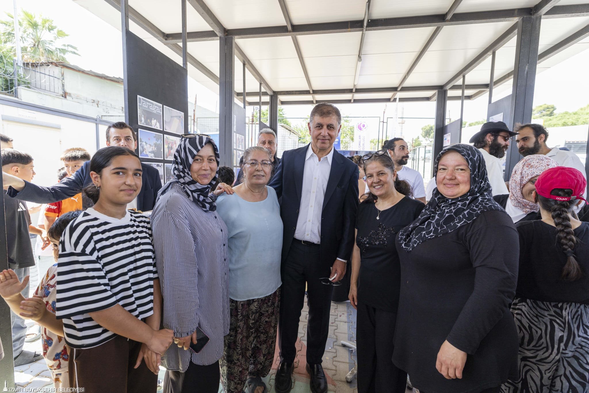 Kadifekalelilerden Başkan Tugay’a sevgi seli 2 Kadifekalelilerden Başkan Tugay’a sevgi seli