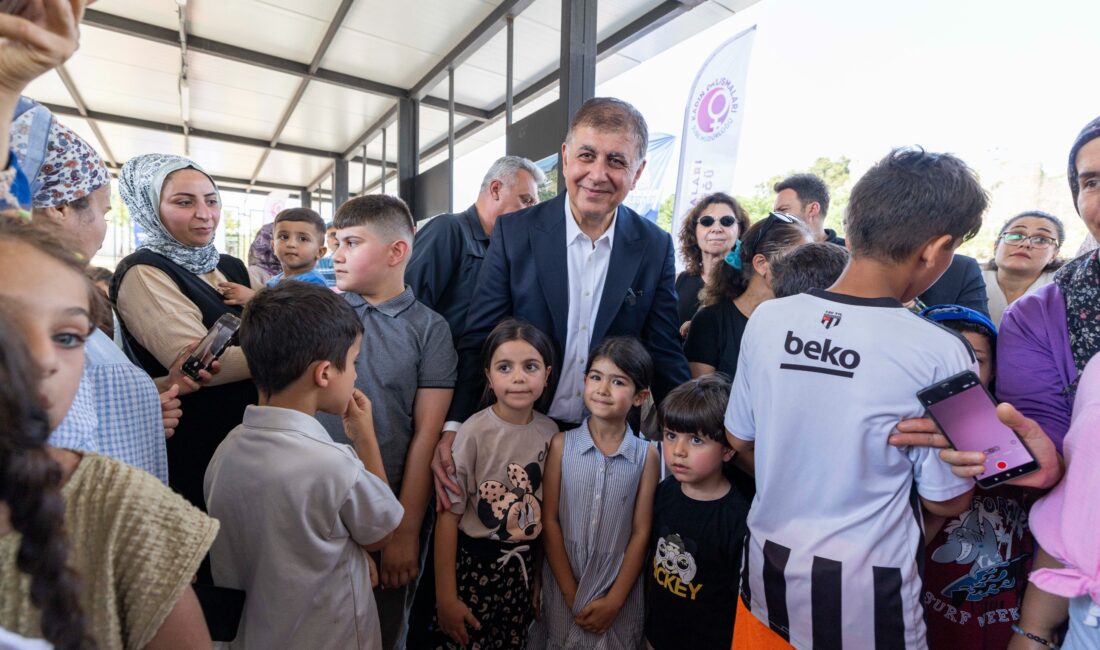 İzmir Büyükşehir Belediye Başkanı Dr. Cemil Tugay, Kadifekale'de çocukların hayallerini