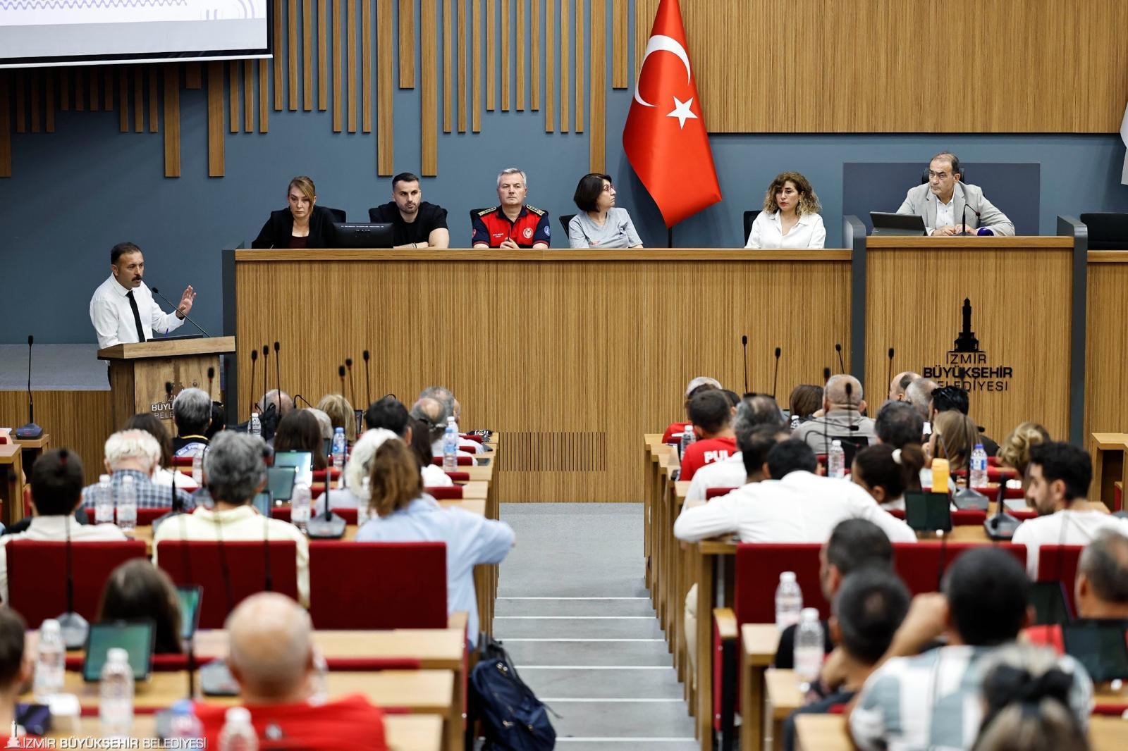 Afetlere karşı dayanışma ağı güçleniyor: STK'larla işbirliği dönemi 3 Afetlere karşı dayanışma ağı güçleniyor: STK'larla işbirliği dönemi