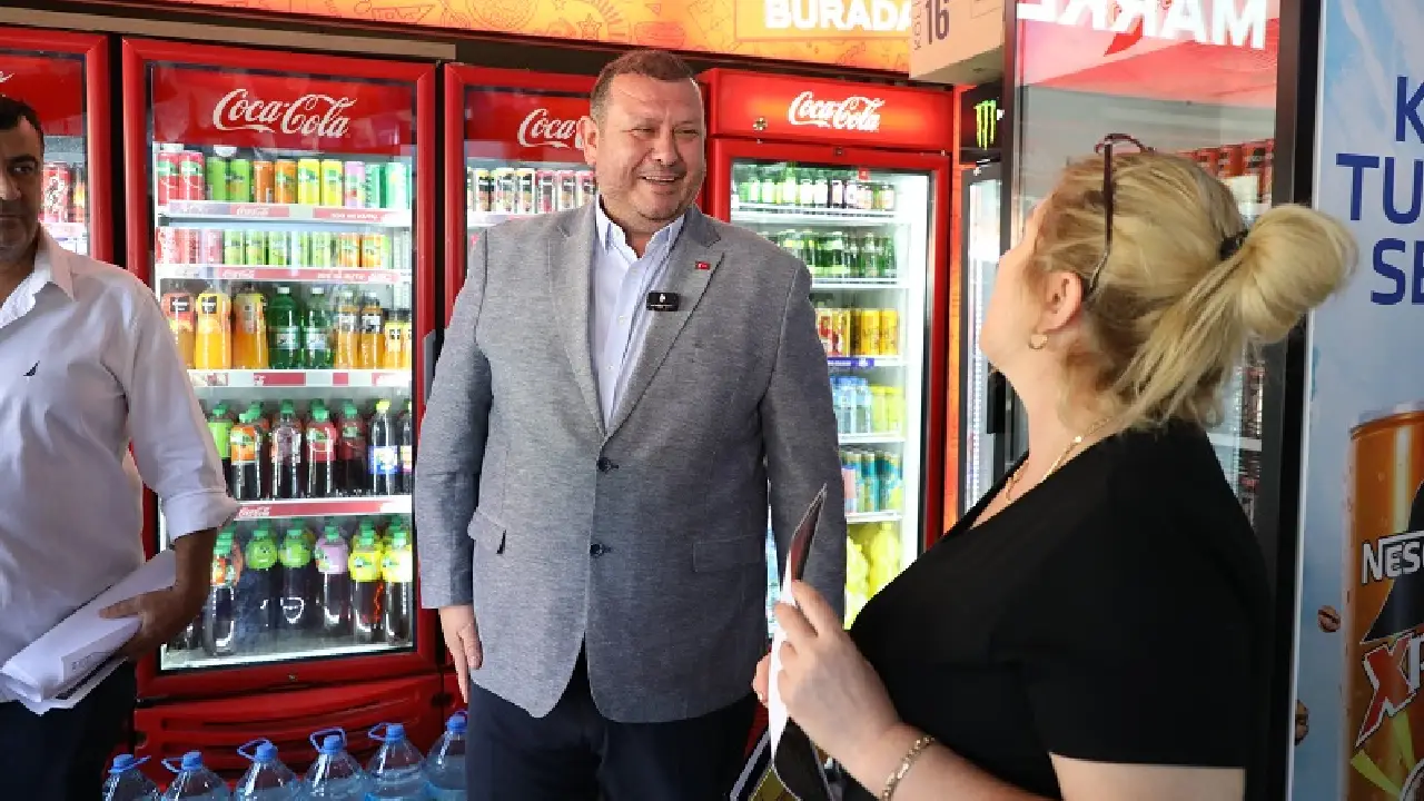 Başkan Çiçek sokakta, vatandaşla iç içe: "Benim odağım hizmet"