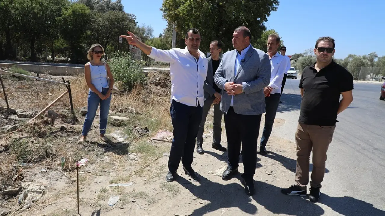 Başkan Çiçek sokakta, vatandaşla iç içe: "Benim odağım hizmet"