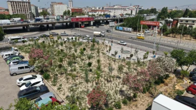 Yıllardır Konak'ın en hareketli noktalarından birinde atıl vaziyette duran ve