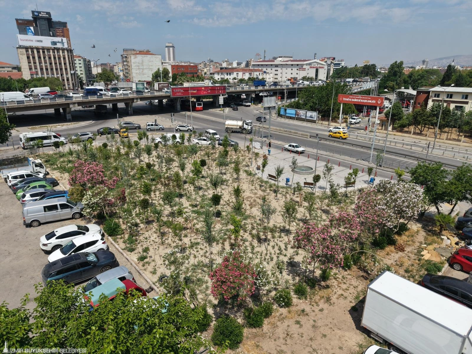 Yıllardır Konak'ın en hareketli noktalarından birinde atıl vaziyette duran ve