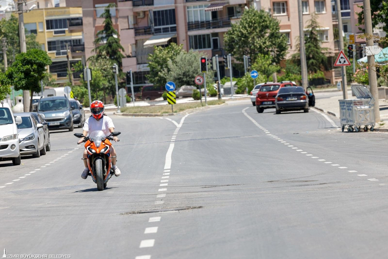 Büyükşehir’den Küçük Menderes’te asfalt hamlesi: Yol çilesi tarih oluyor 4 Büyükşehir’den Küçük Menderes’te asfalt hamlesi: Yol çilesi tarih oluyor