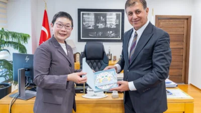 İzmir Büyükşehir Belediye Başkanı Dr. Cemil Tugay, Singapur’un Ankara Büyükelçisi