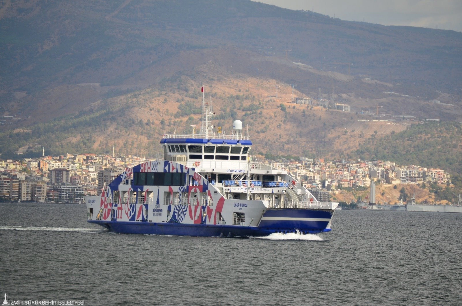 İzmir Büyükşehir Belediyesi iştiraki İZDENİZ'in Bostanlı-Üçkuyular hattında başlattığı akşam ek