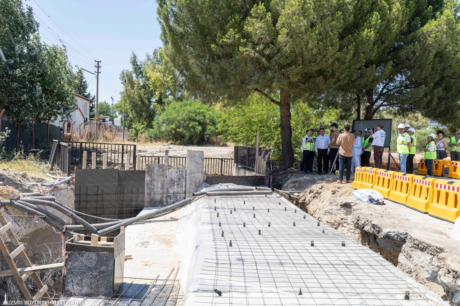 Büyükşehirden Aliağa'ya 2.5 milyarlık yatırım: Koku ve su taşkını tarihe karışacak 2 Büyükşehirden Aliağa'ya 2.5 milyarlık yatırım: Koku ve su taşkını tarihe karışacak